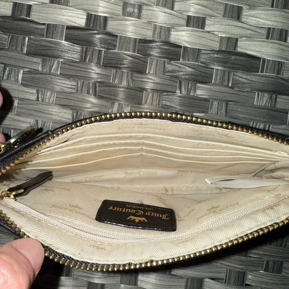 🖤 Juicy Couture Black Wristlet Wallet - Picture 3 of 13